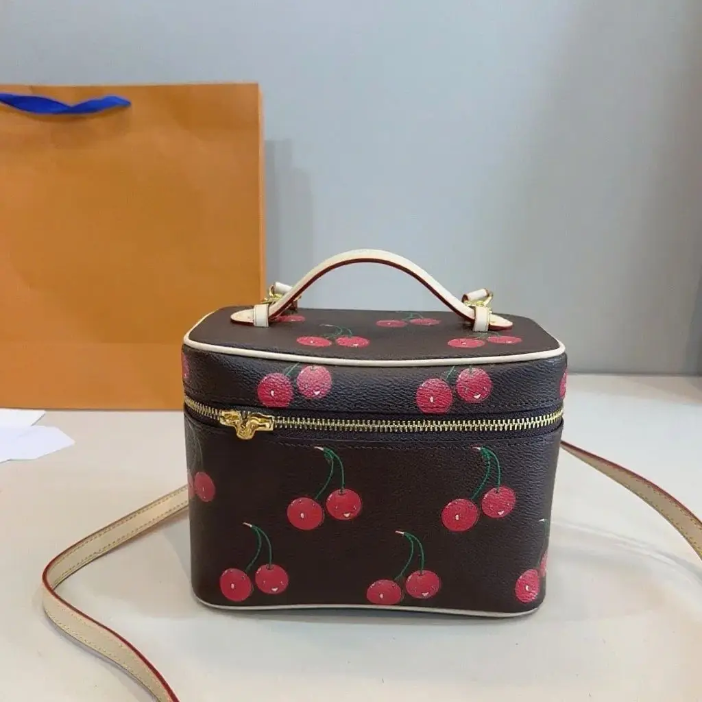 

2025 Новая модная универсальная высококачественная классическая модная женская сумка в стиле ретро HL045