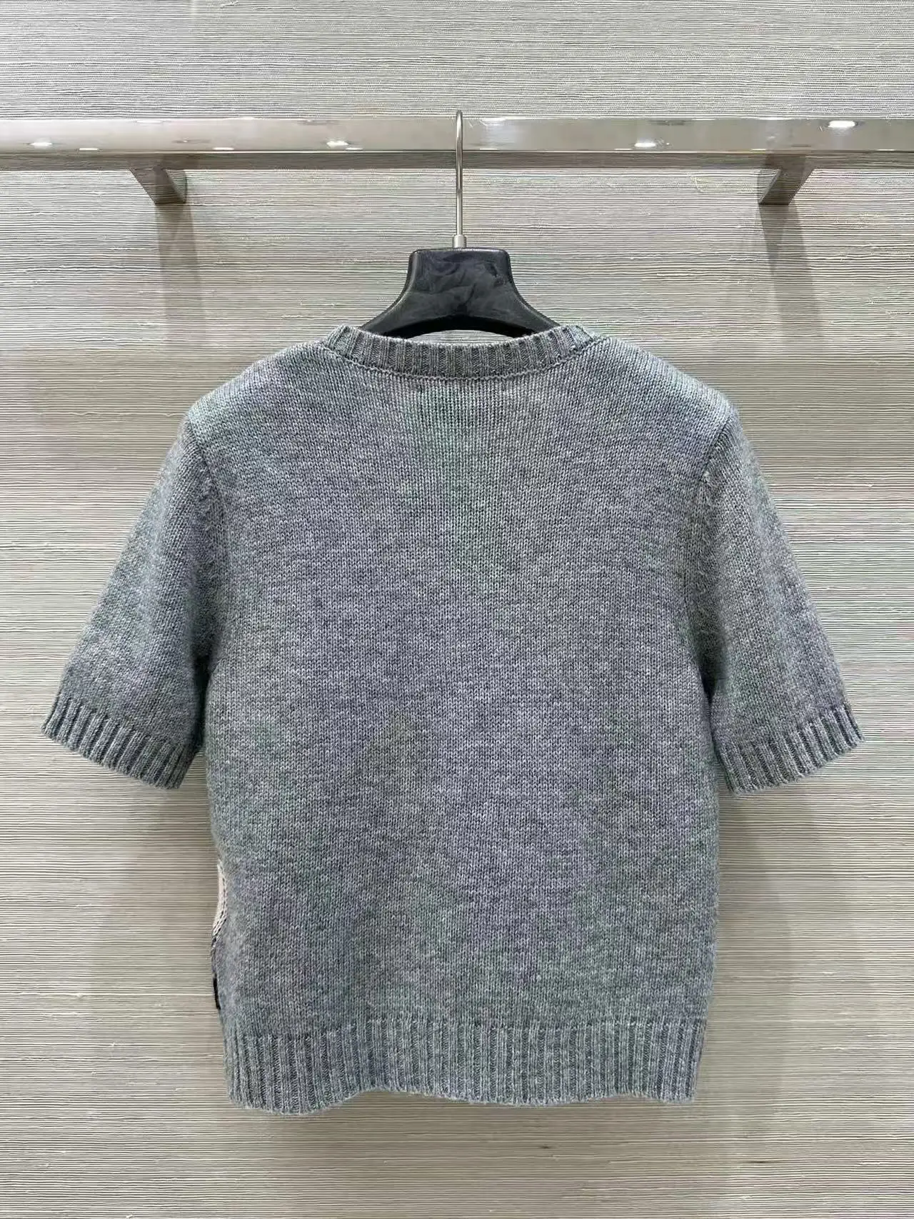 

25 New Autumn and Winter Products! Color-Blocked Quilted Wool Knitted Short-Sleeved Top