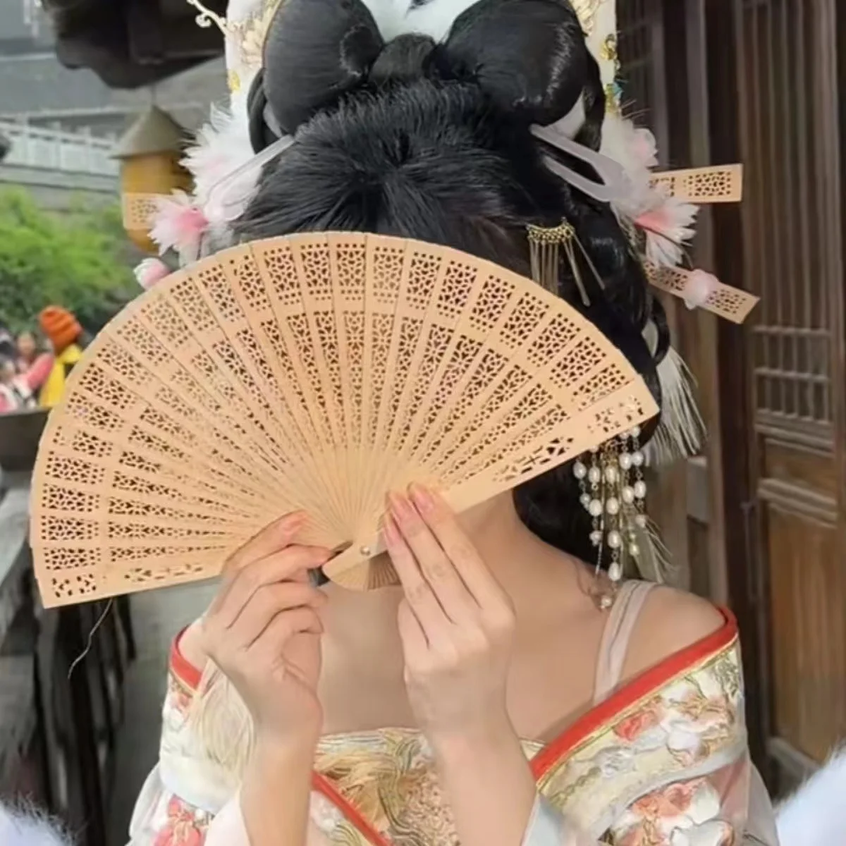 

50 шт. деревянный ручной веер деревянный складной веер для свадебного гостя душ подарки сувениры деревянный веер с 50 мешками с песком Eugen сувениры для вечеринок