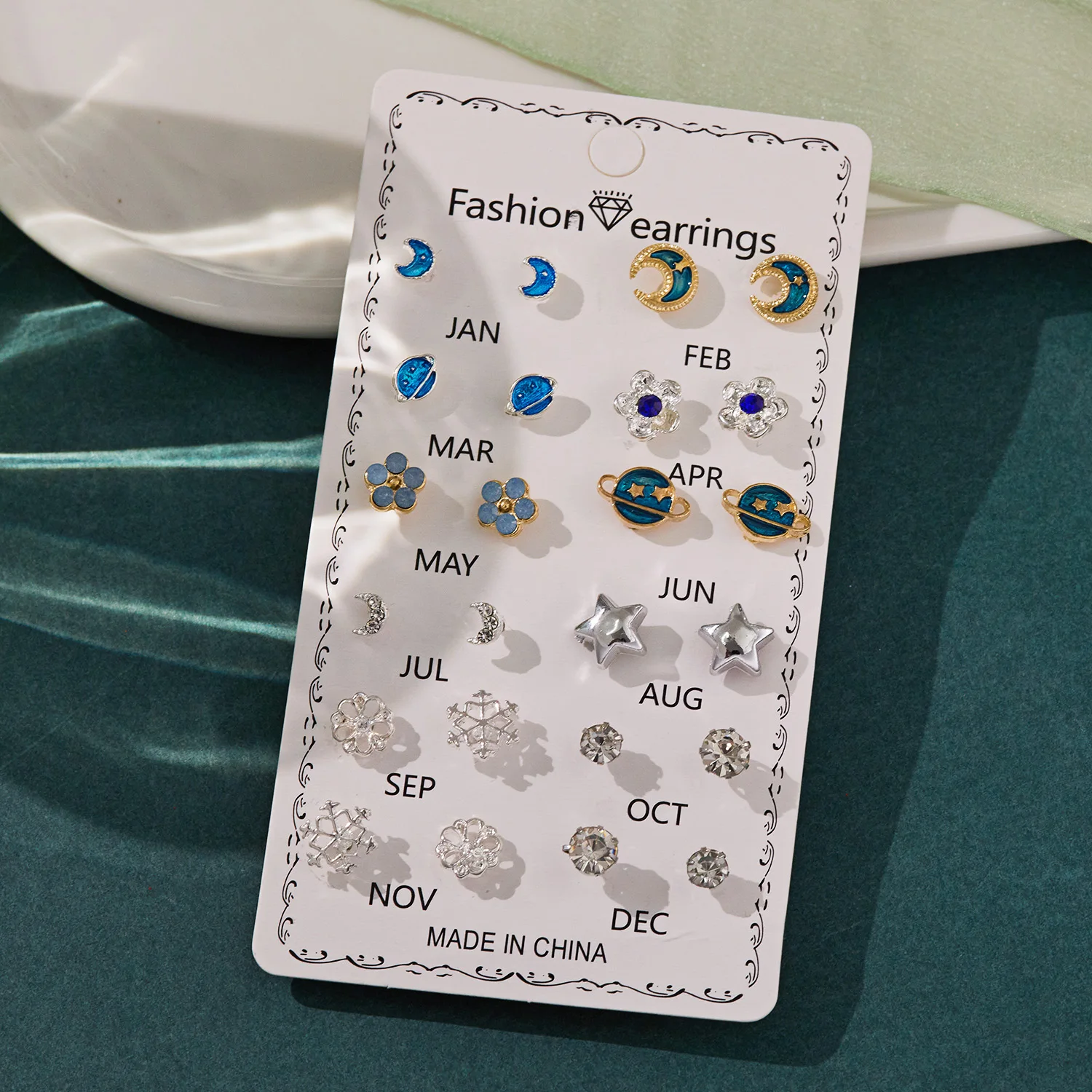 12 Pairs Small Planet Moon Star Stud Earrings Set For Women Simple Geometric Flower Rhinestone Earrings Fashion Party Jewelry