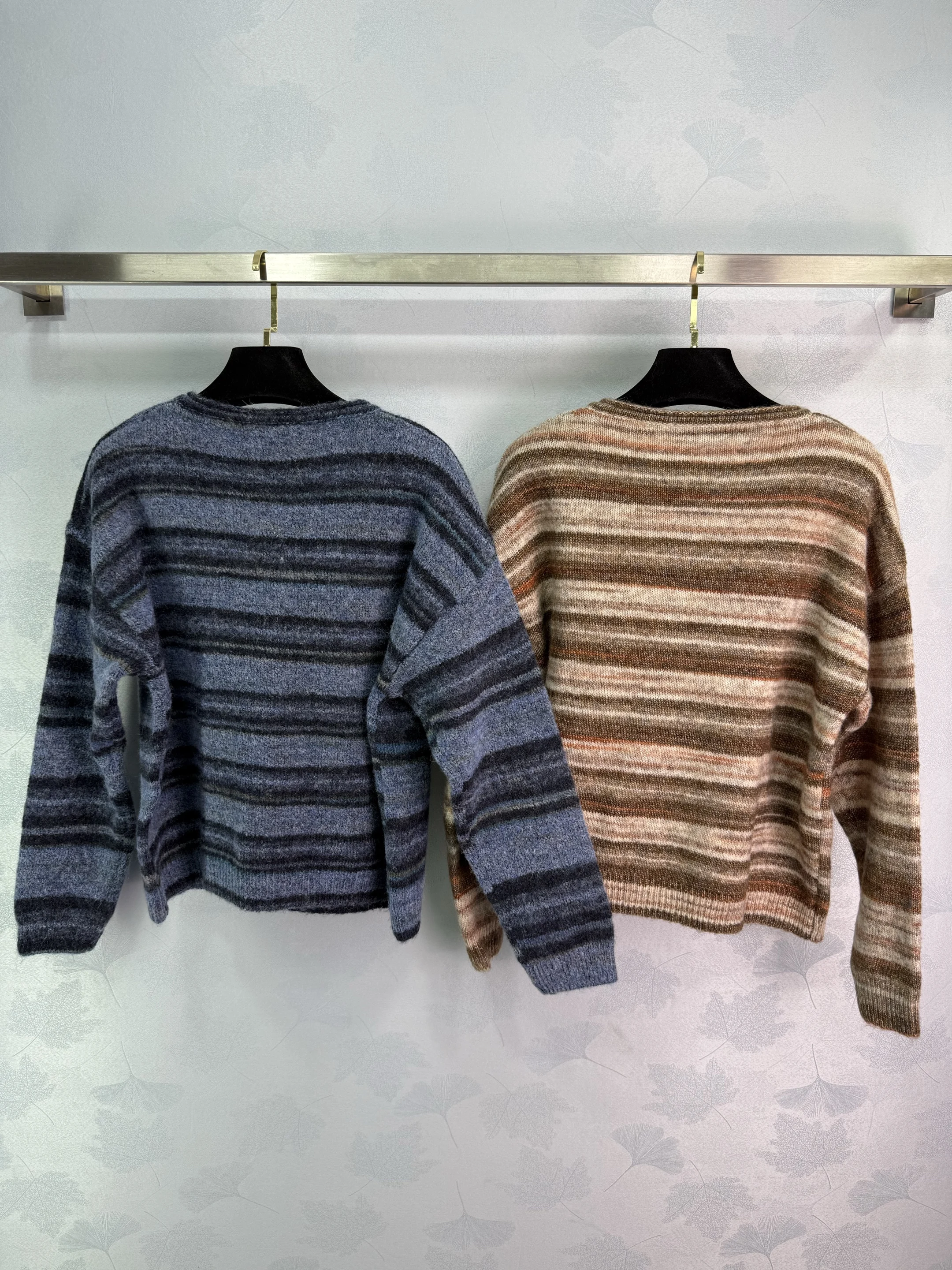 

High end Temperament Striped Knitted Cardigan Early Autumn/Winter 2025 New Sweater Women's Short Jacket Long Sleeved Top 41