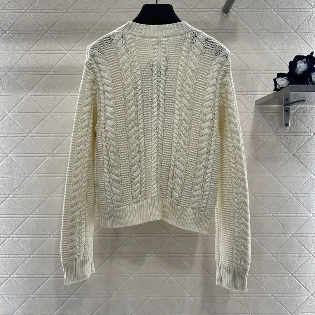 

2025 Autumn And Winter Women's Clothing Fashion Round Neck Twist Cardigan Cotton Wool Yarn Material Round Neck Knitted Cardigan