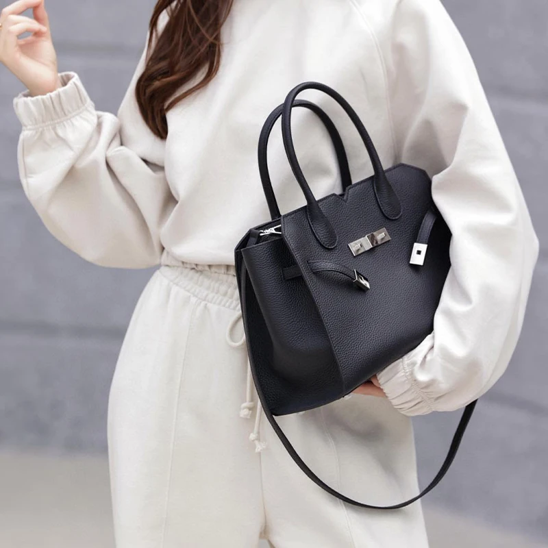 

Women's luxury leather tote bags, vintage leather tote bags, stylish design shoulder bags, spacious work and leisure bags