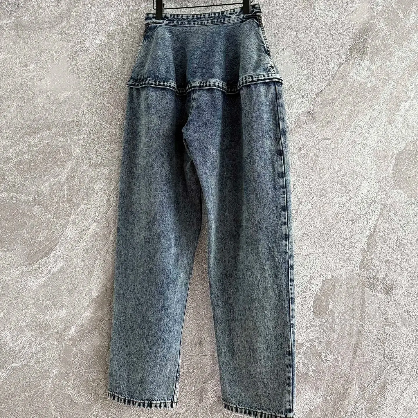 

2025 New Products on the Shelves Skirted Jeans Low Waist Wide Leg Trapezoidal Silhouette Classic Denim and Stitching Details