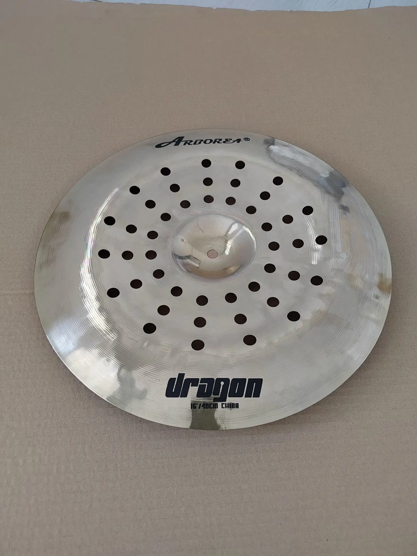 B20 Alloy 18“ China Cymbal with Holes – Trash Effect Cymbal for Drum Set