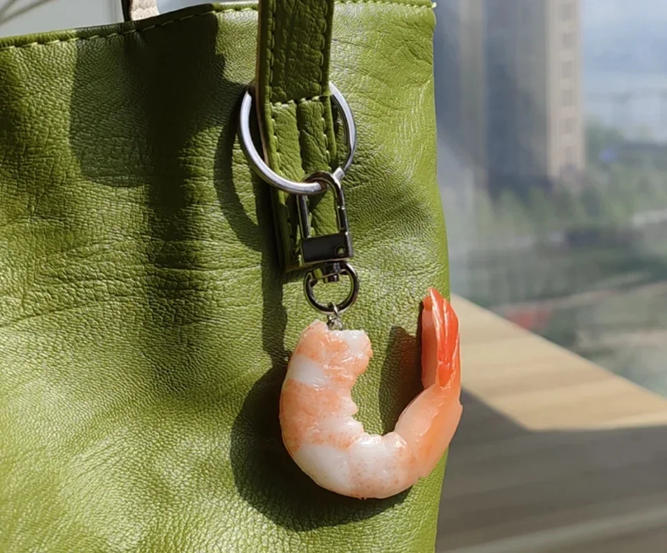 Porte-clés Imitation viande de crevettes en PVC, porte-clés alimentaire créatif pour femmes, pendentif de sac, nouveauté, décoration de scène amusante, cadeau de fête