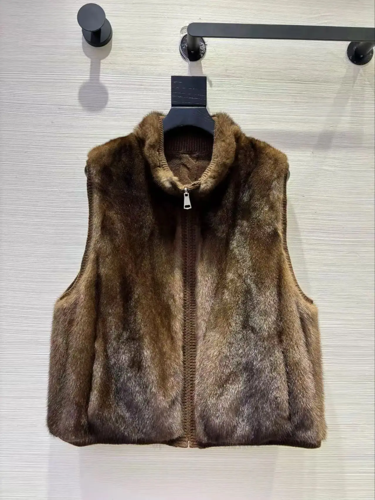 

High quality double-sided standing collar mink vest