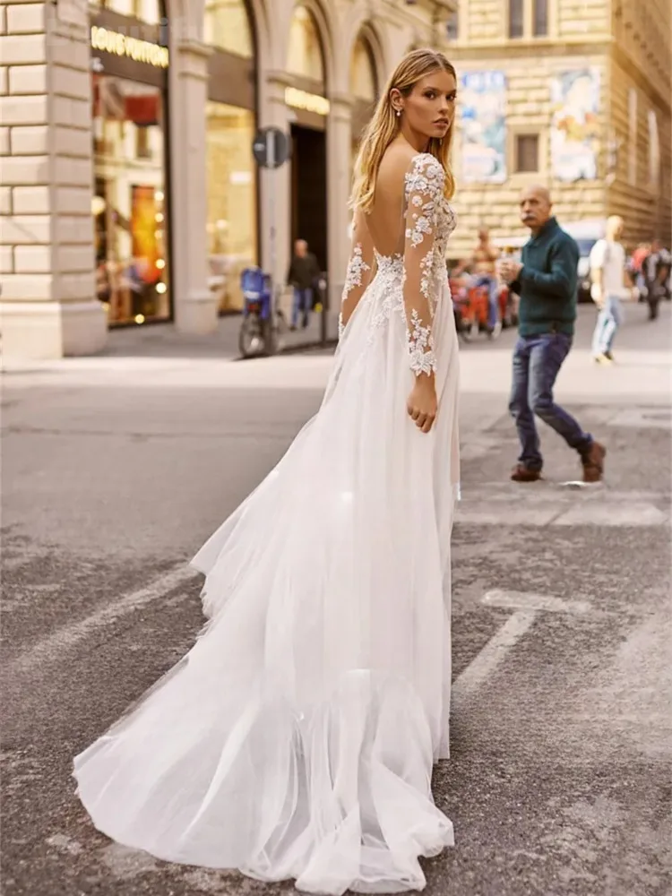 Vestido de Noiva Branco Boho com Split Sheer, O-Decote, Manga Comprida, Tule Linha A, Apliques de Renda, Vestido De Noiva