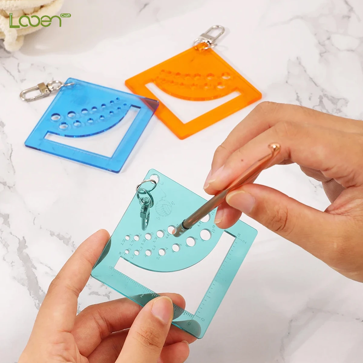 

1 piece of colorful transparent knitting needle measuring ruler, a portable acrylic ruler for handmade sweater knitting