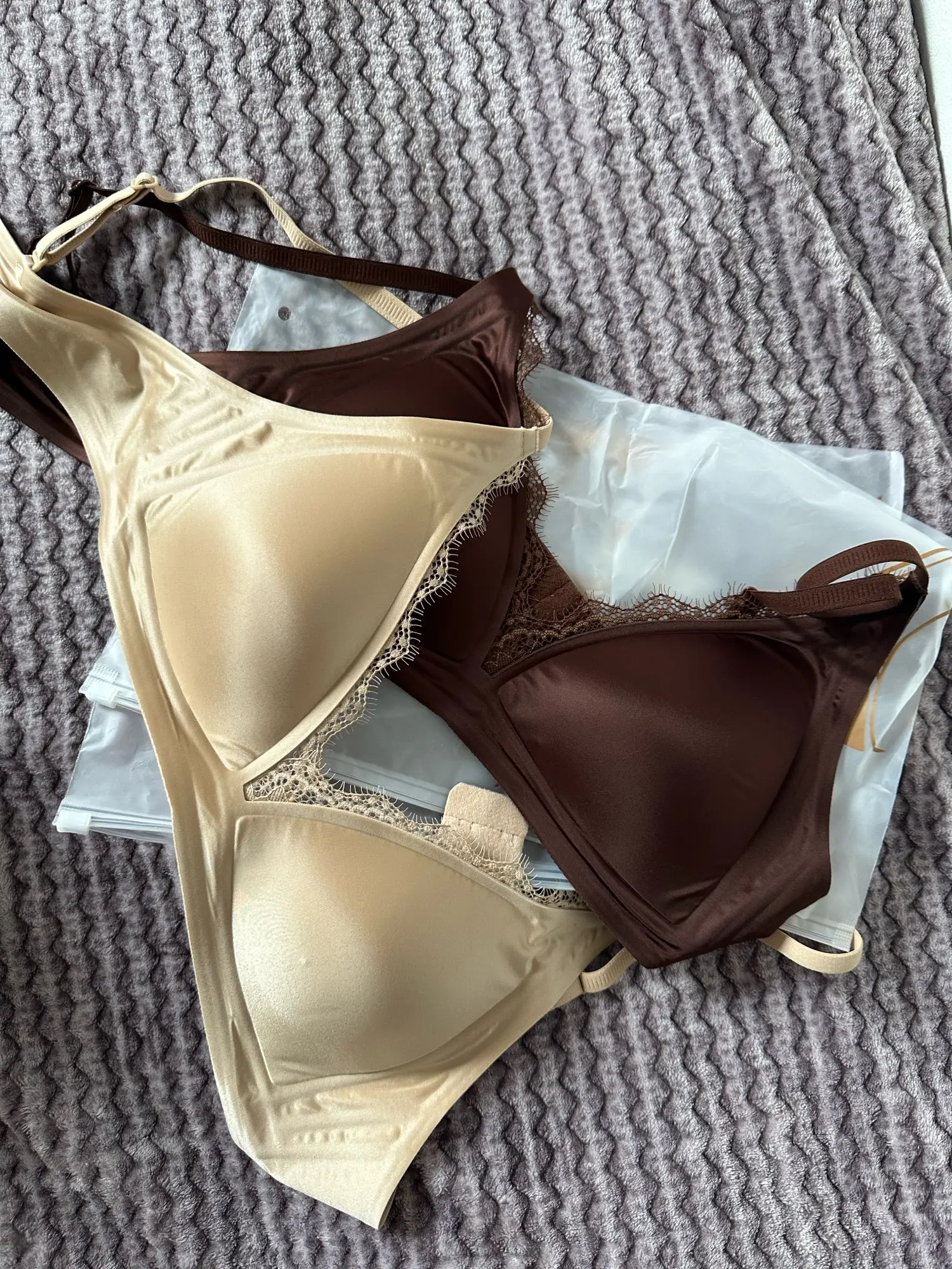 Satin Satin Wireless V Bra V Lace Neck Solid Color Push Up Underwear Traceless Comfortable Satin Lace Brassiere Summer Spring photo review
