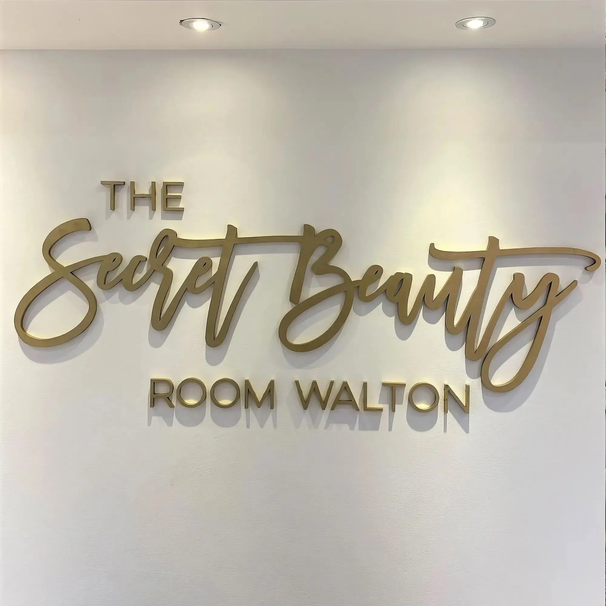 

Custom Business Logo 3D Acrylic Beauty Salon Nail Hair Studio Sign Office Backdrop Decoration Company Name Advertisement Signage