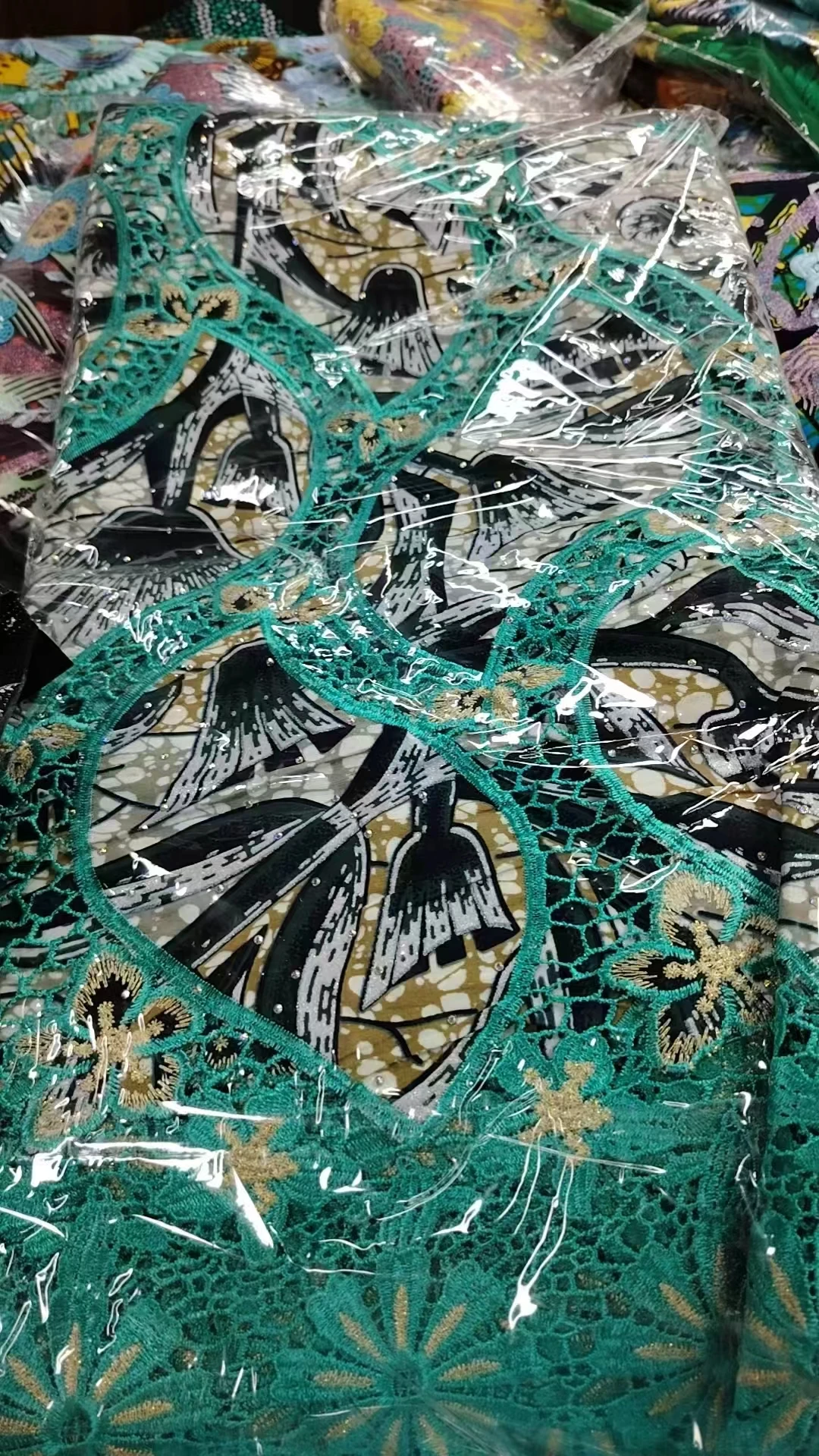 Afrykańska, ciężka koronka wos – African Ankara Print recenzja i cena