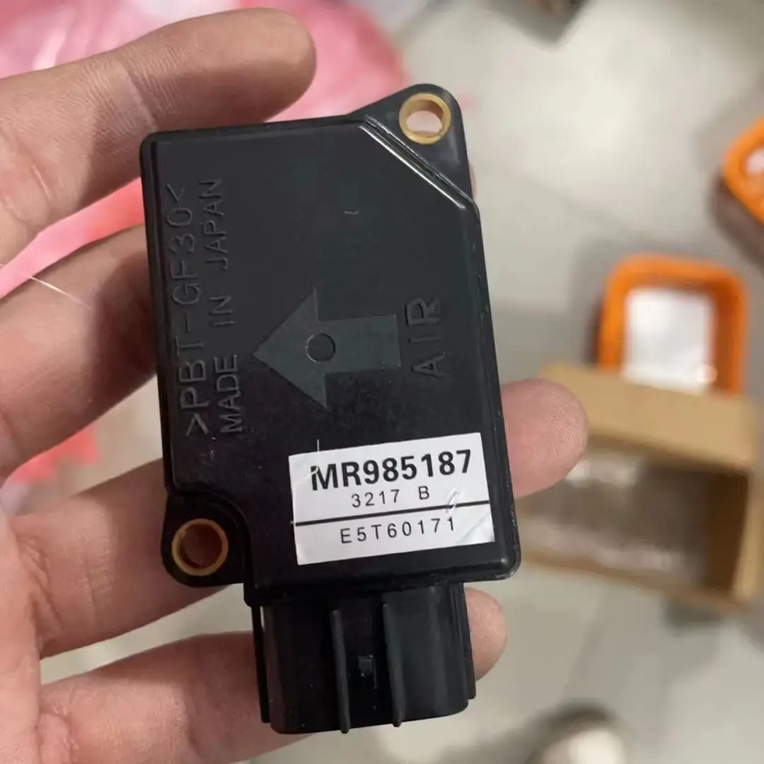 Mass Air Flow Meter MAF Sensor MR985187 E5T60171 For MITSUBISHI- PAJERO IV SPORT II VAN CLASSIC Eclipse 3.0 3.8 V6 ZR GDi