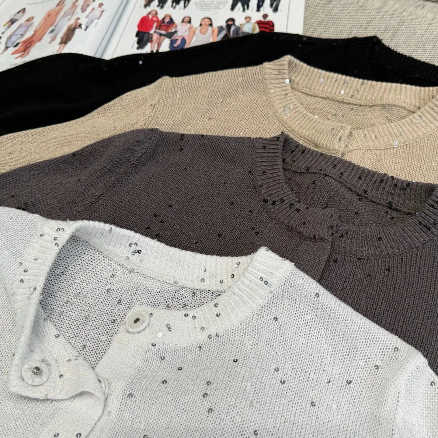 เสื้อคาร์ดิแกนถักผ้าลินินแขนยาวคอกลมสีทึบของผู้หญิง