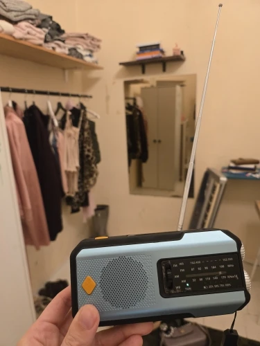 Weather Radio Emergency Multifunctional Radio FM AM WB Hand Crank Solar USB Charging 2000mAh Power Bank LED Flashlight Torch photo review