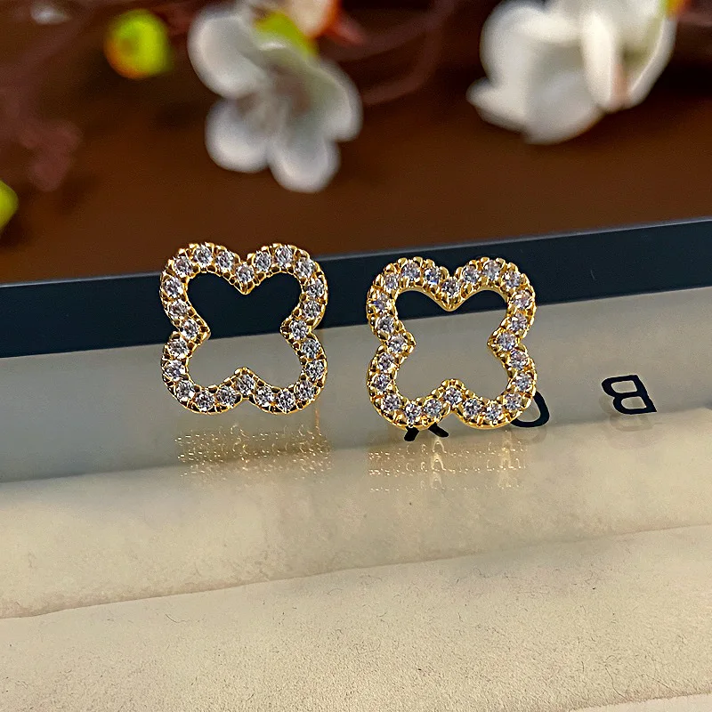 موضة جديدة ليف الجوف الزركون وأقراط للنساء أنيقة المتخصصة الثلاثي زهرة أقراط مجوهرات الحفلات هدية