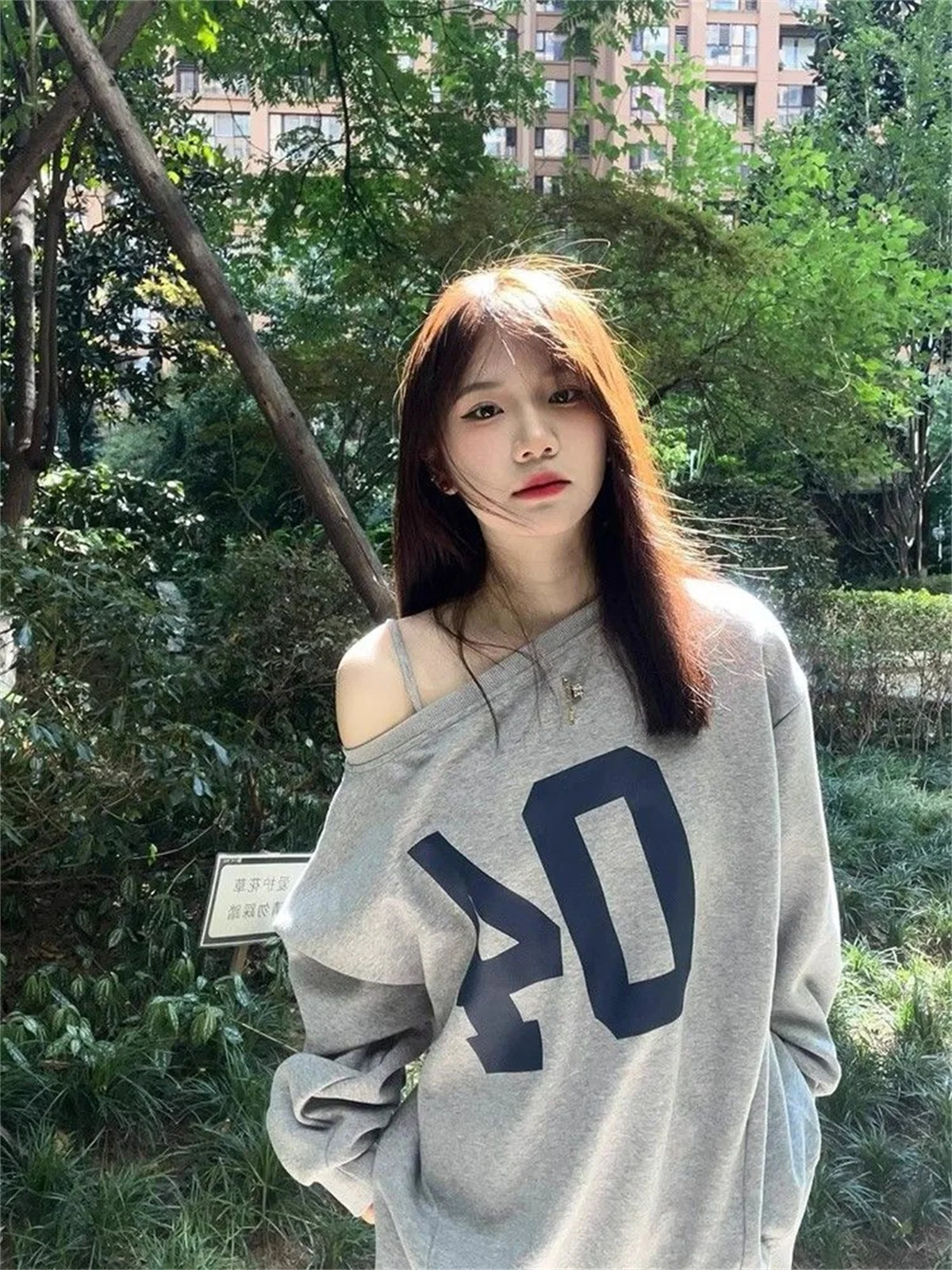 Sudadera con capucha reversible y corte holgado para mujer, Top con hombros anchos, suéter holgado Vintage americano con hombros descubiertos para chicas geniales en otoño