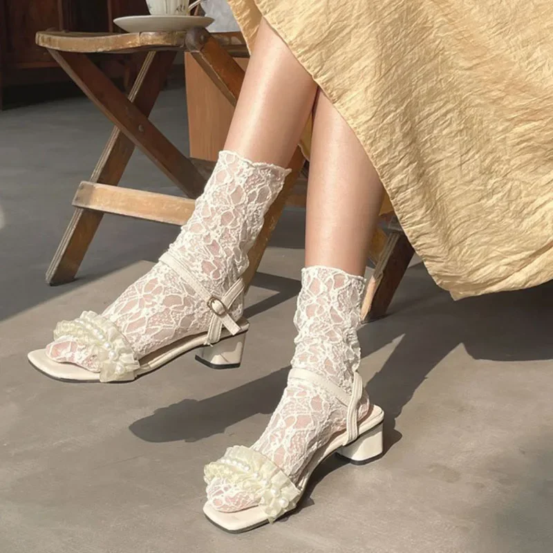 Skarpetki damskie Retro koronkowa kwiecista siateczka Lolita śliczne skarpetki cienka środkowa rurka przezroczyste skarpetki dziewczyna słodkie oddychające designerskie skarpetki — zdjęcie 2