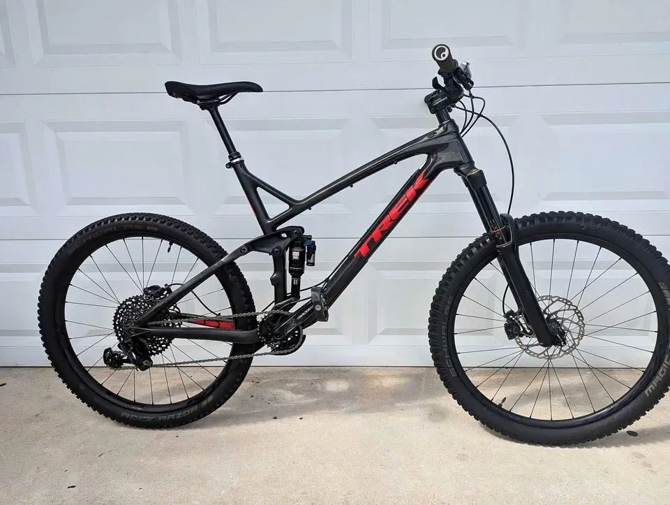 FAST SELLING 2023 Trek Slash 9.9 Full Carbon 29er Complete Bike