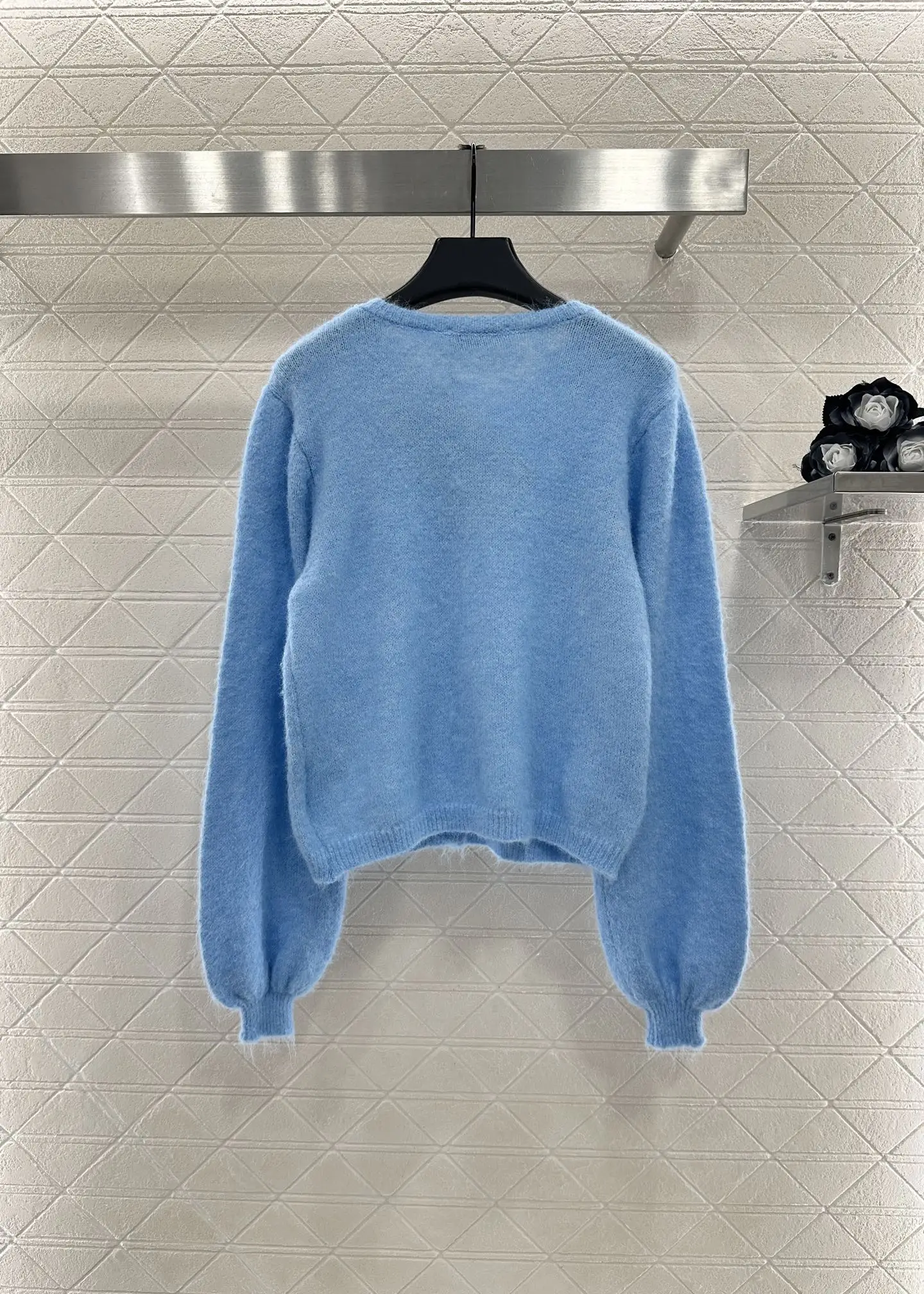 

2025 New sweater wool Cardigan v-neck buttons long-sleeved coat Bright skin Versatile Slimming Figure-hugging winter autumn