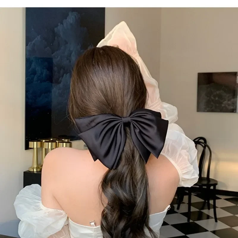 Eleganckie satynowe jedwabne duża kokardka spinki do włosów damskie dziewczęce jednolite czarna wstążka duże spinki do włosów akcesoria do włosów moda — zdjęcie 2