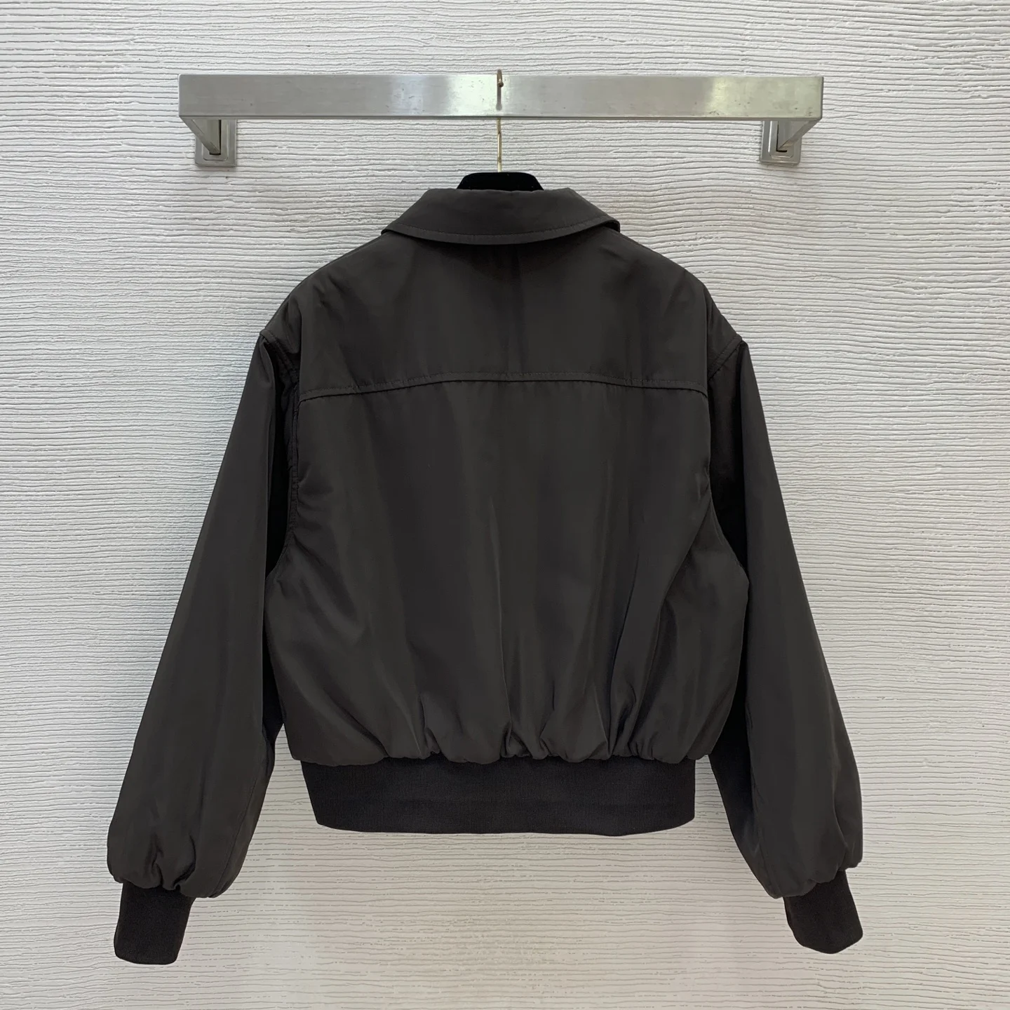 

Women's new autumn and winter classic double zipper placket short style long sleeved hooded cotton jacket dark brown