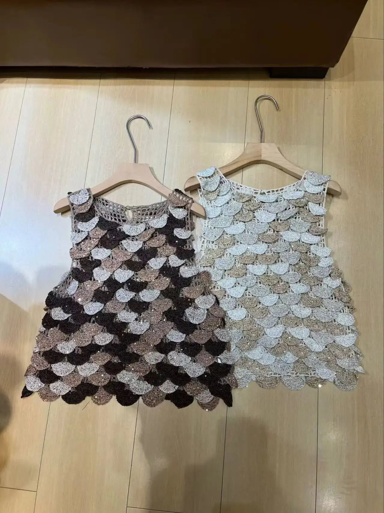 

Summer women's sequined linen knitted vest