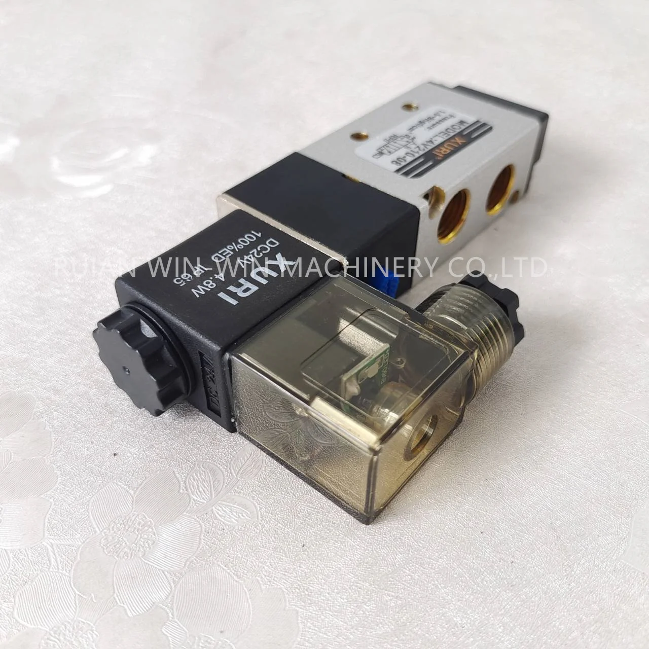 XURI Brand 4V210-08 DC24V 4.8W electromagnetic valve for film blowing machine