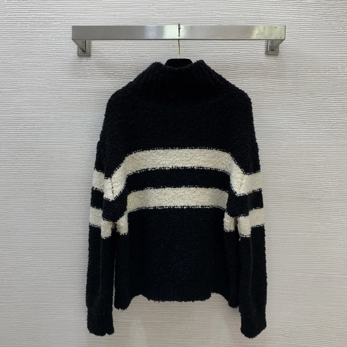 

25SS high-quality autumn and winter women's embroidered contrasting striped casual button-up stand collar knitted cardigan LH266