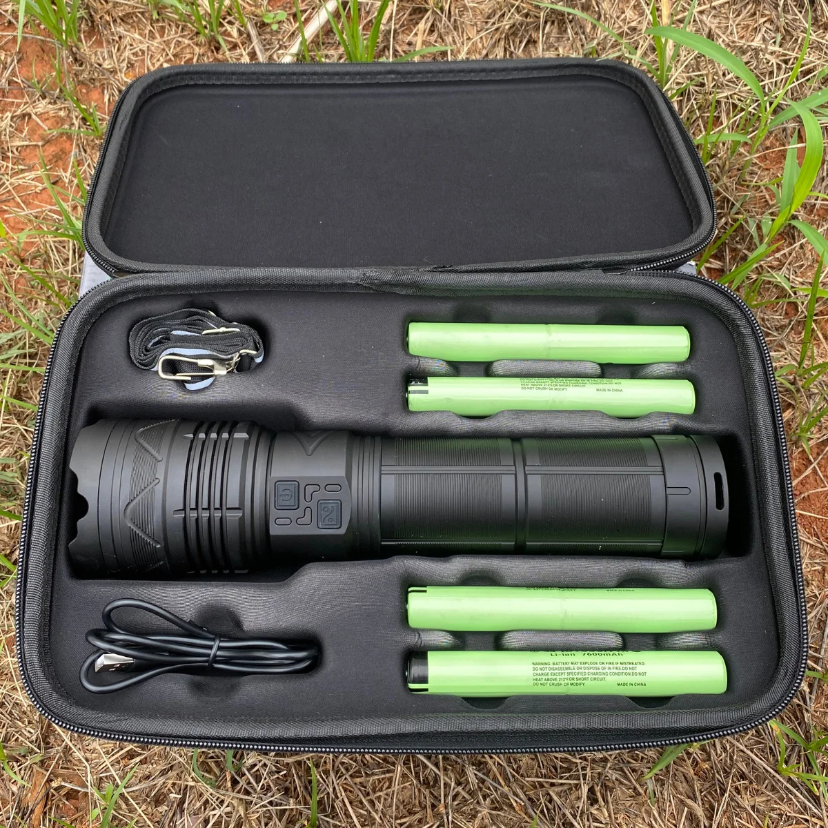 World's Strongest Titanium Laser Military Tactical Flashlight Powerful Rechargeable Grannus GS2600 C/Tactical Bag Battery 30.400mAH