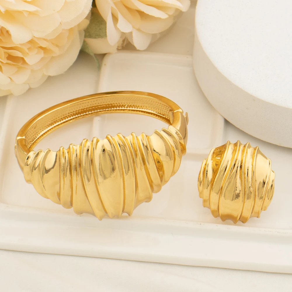 Luxury Designer Bracelet Bangles with Ring For Women Dubai Woman Gold Color Cuff Bracelet Female Bridal Wedding