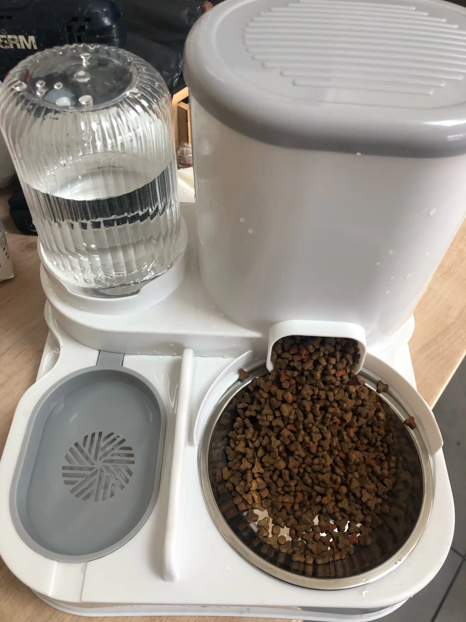 Customer review photo for Dual-Bowl Automatic Cat Feeder for Two Pets