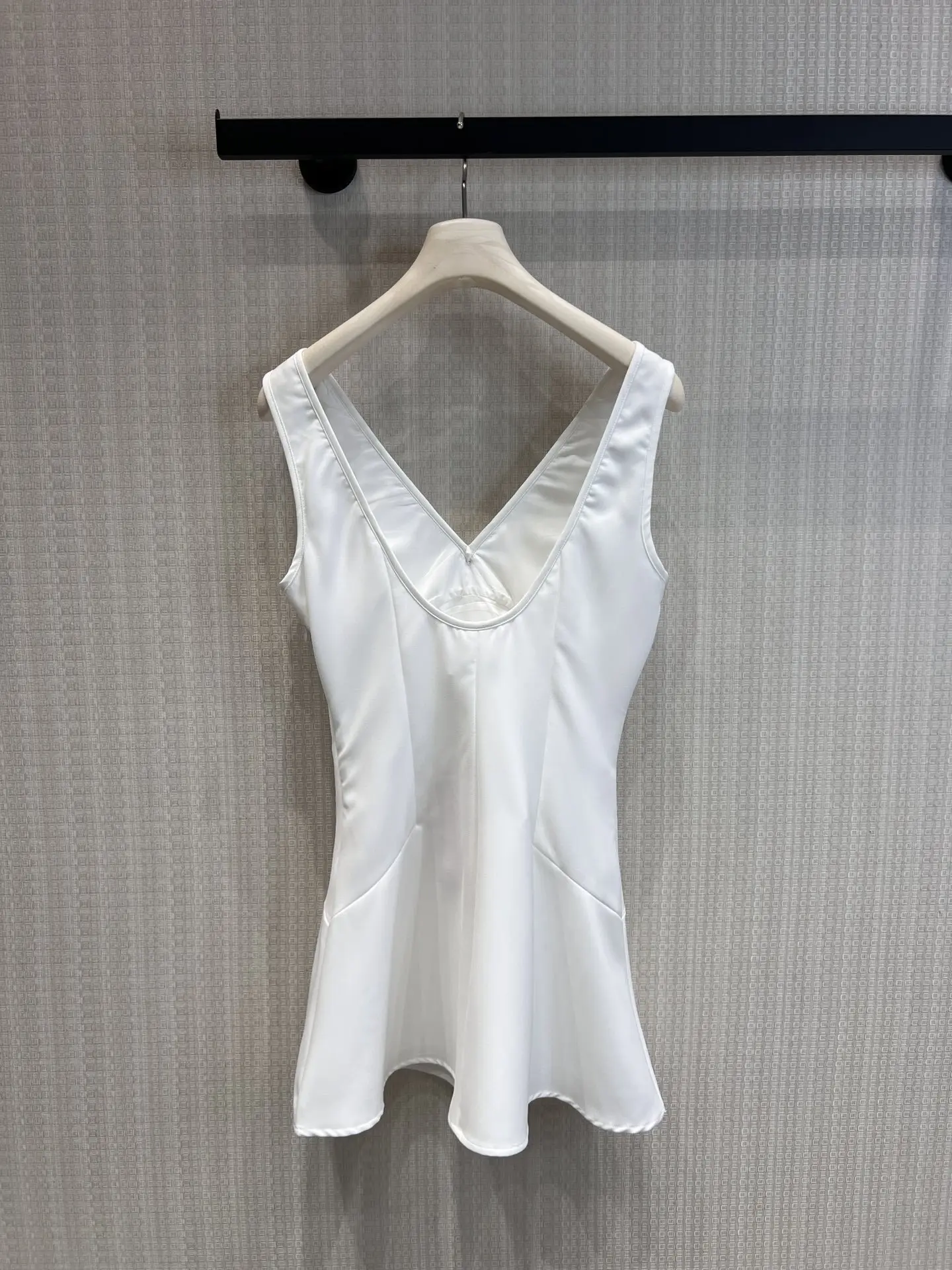 

2026 Summer Women's Double V-Neck Sleeveless Dress Slim Fit Flared Hem Mini Dress ZX077