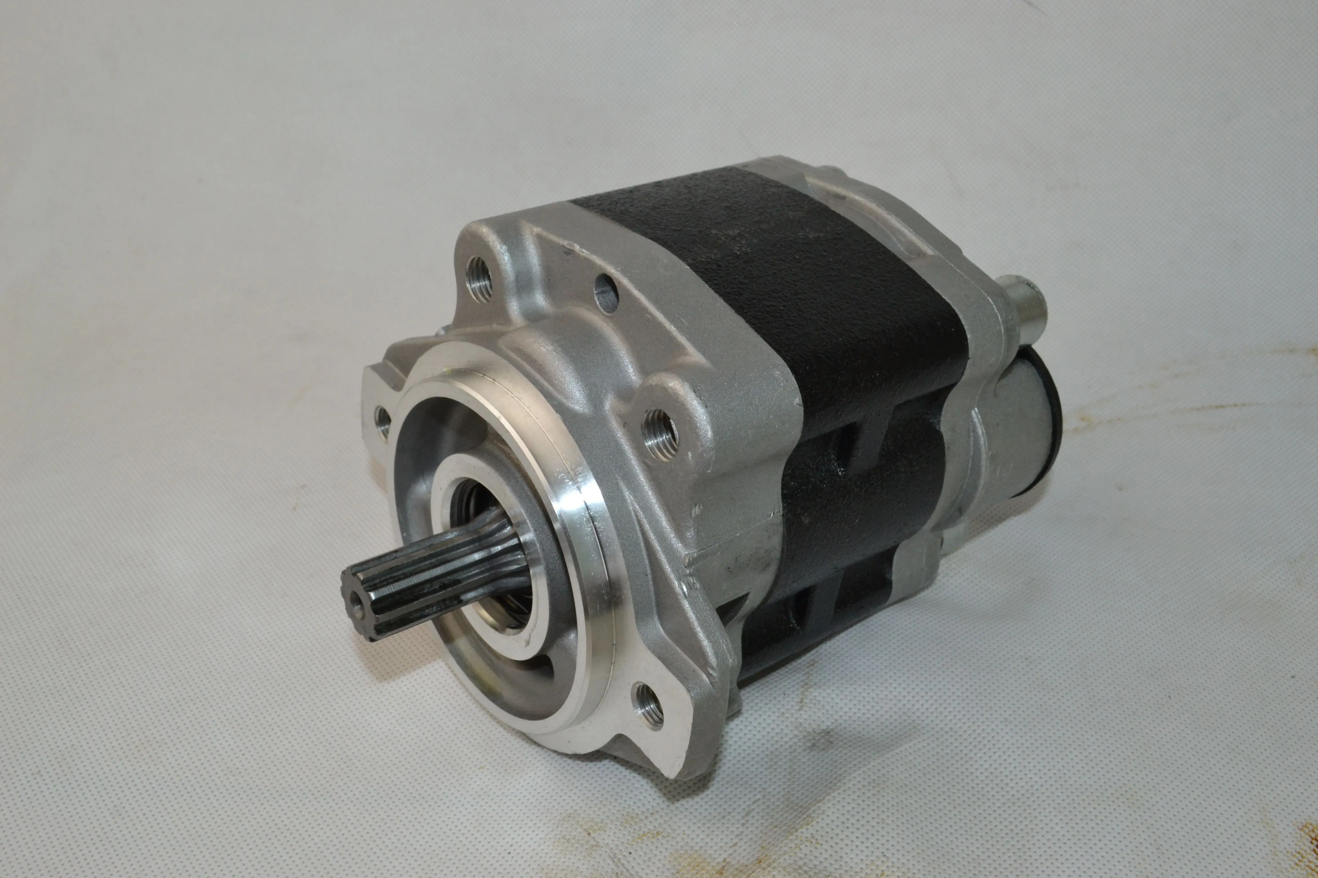 MANON Forklift Spare Parts Used for Toyota Gear Pump 67120-26651-71 67110-N3070-71 67120-26650-71 67120-u3500-71