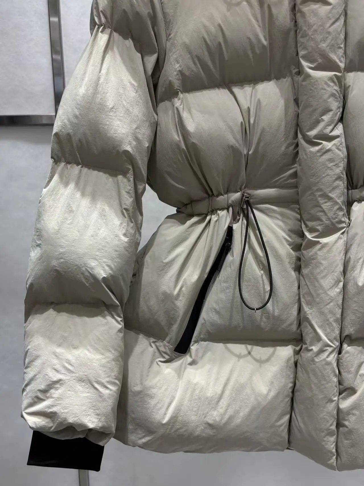 2025 Winter New Fashion Triangle Logo Hooded Waist Cotton Jacket