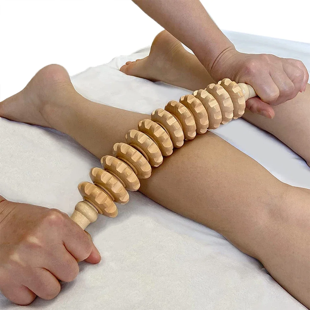 Masajeador de fascia corporal con mango antideslizante, rodillo de madera con ranuras para brazos, piernas, muslos, glúteos y espalda, para relajación.