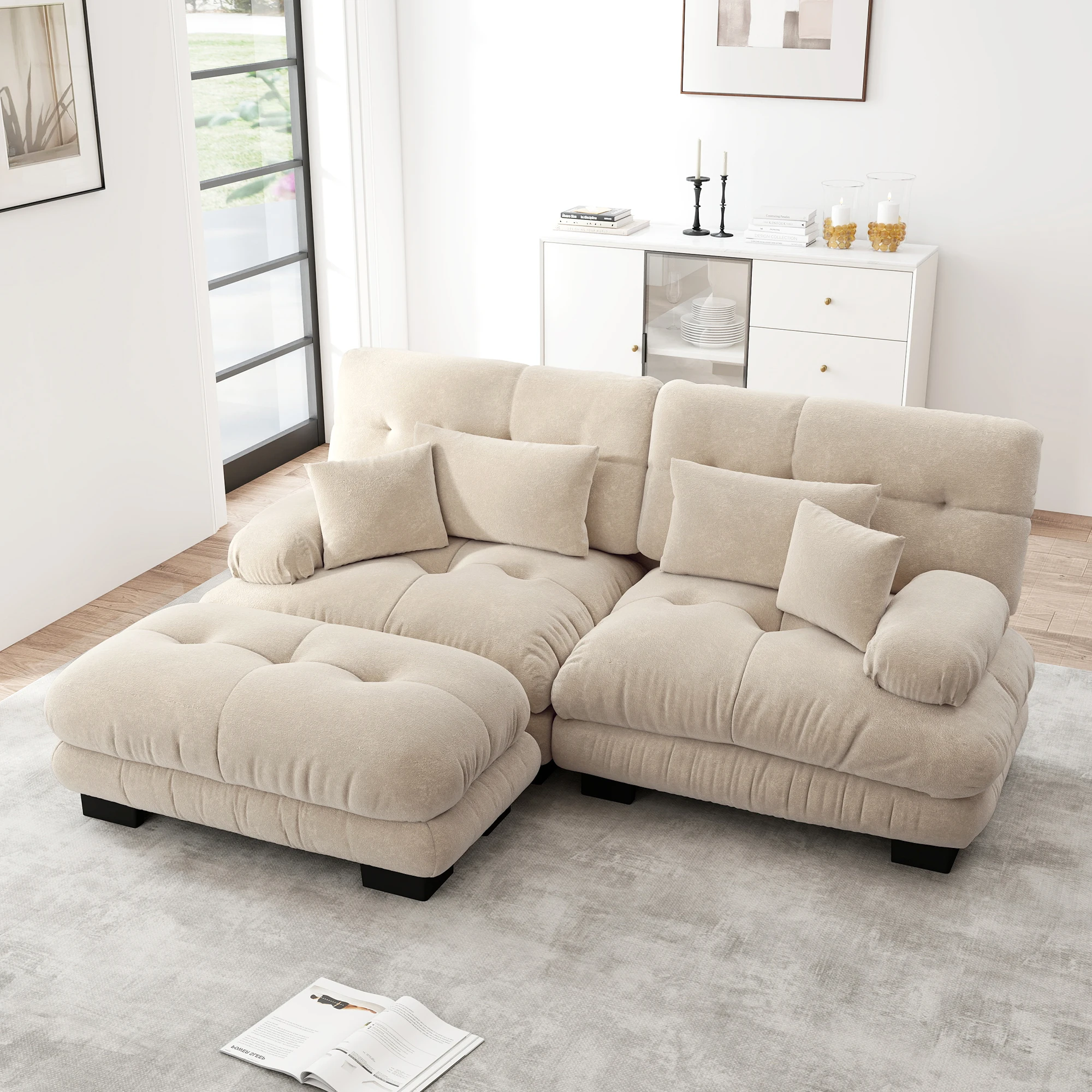 Cloud Ecksofa für Wohnzimmer aus Chenille, Doppelsofa mit breiten Armlehnen und Ottoman, Polstersofa mit 2 Lendenkissen & 2 Dekokissen, Massivholzrahmen, modular – Hellbraun (Light Coffee)