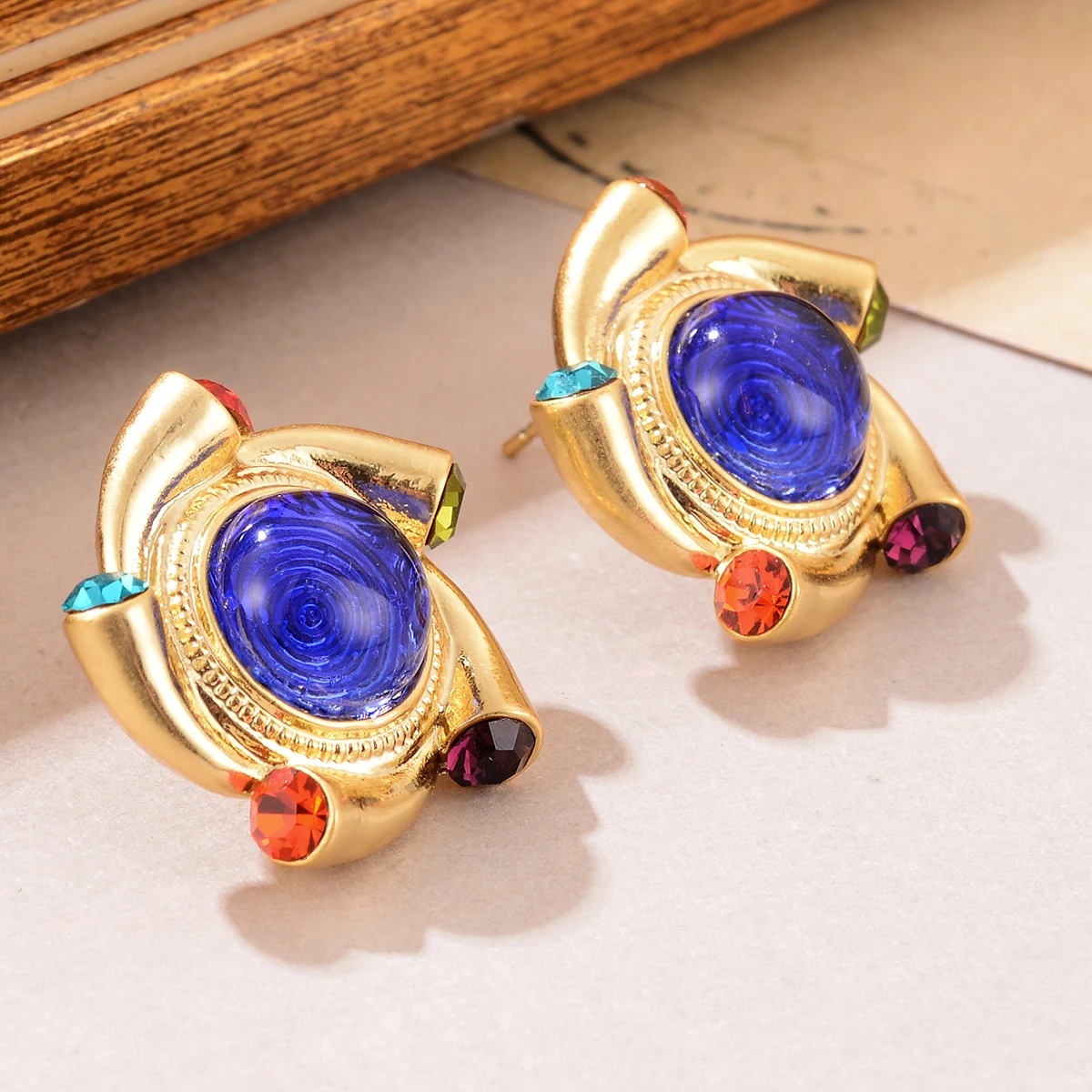 أقراط كلاسيكية فاخرة باللون الذهبي للنساء حجر زجاجي أزرق كبير مجوهرات عصرية مبالغ فيها هدية زفاف #5