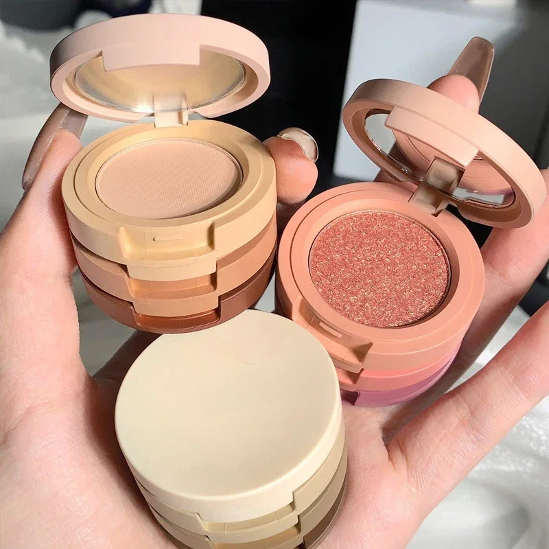Driekleurige oogschaduw, mat Creëer meerlaagse oogmake-up - afbeelding 2