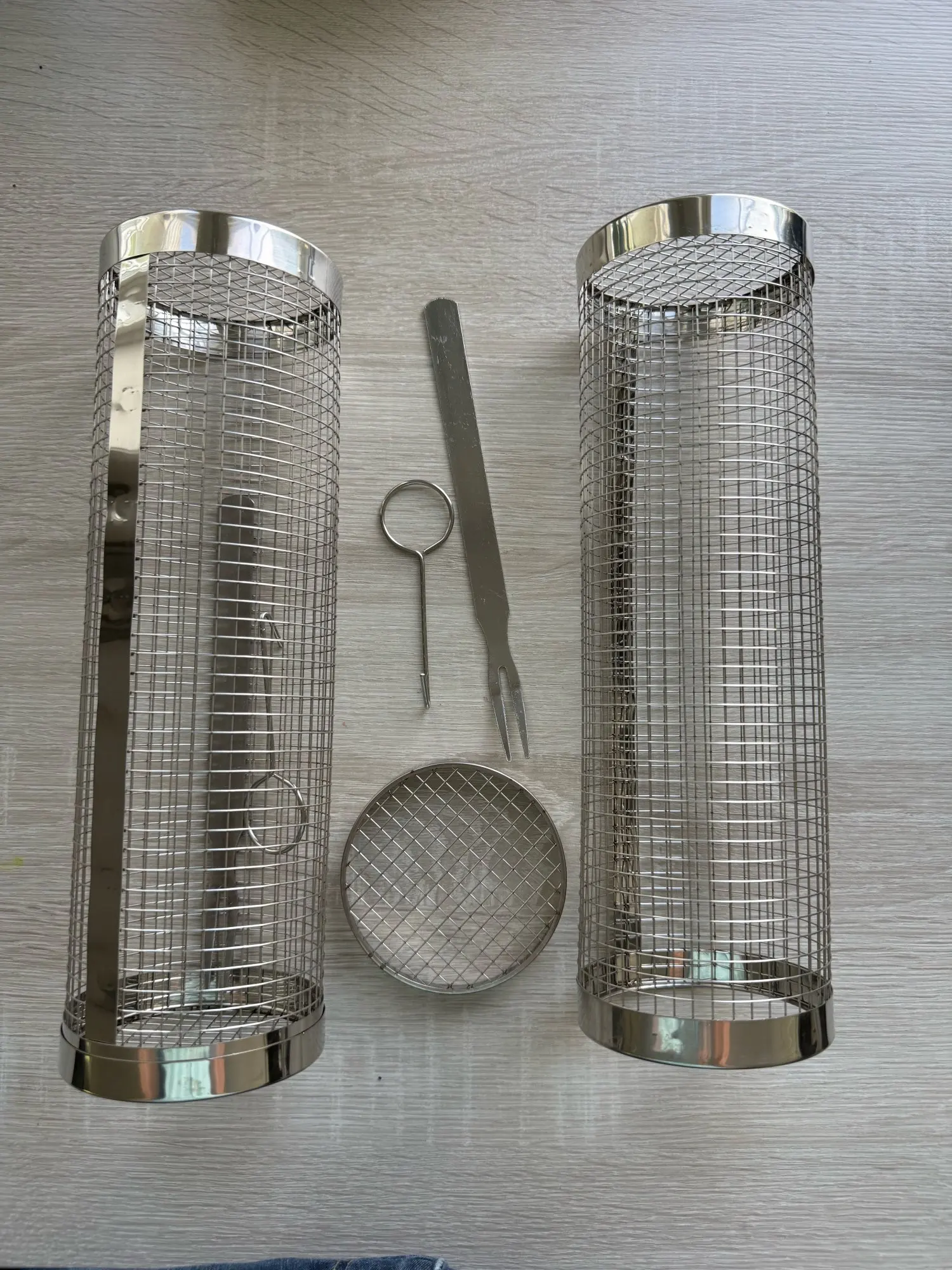 2pcs Rolling Grilling Baskets for Outdoor Grill Bbq Net Tube Stainless Steel Round Mesh Rotation Barbecue Cage Grill Accessories photo review