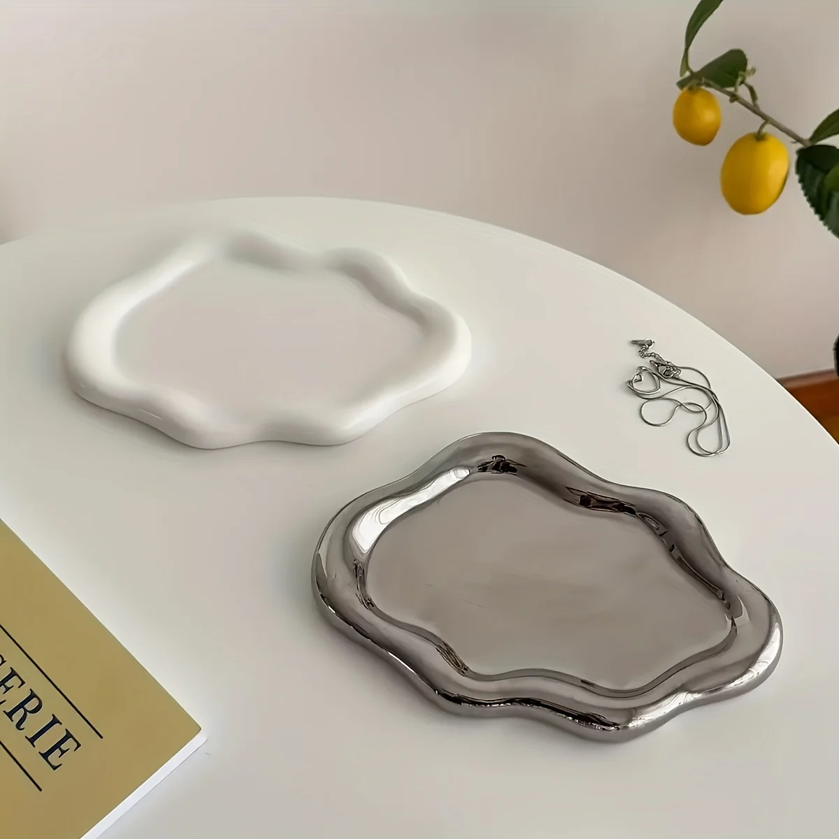 1PC plastic jewelry decoration tray, single-layer jewelry storage container, cloud-shaped design, perfume display stand, key rac view 5