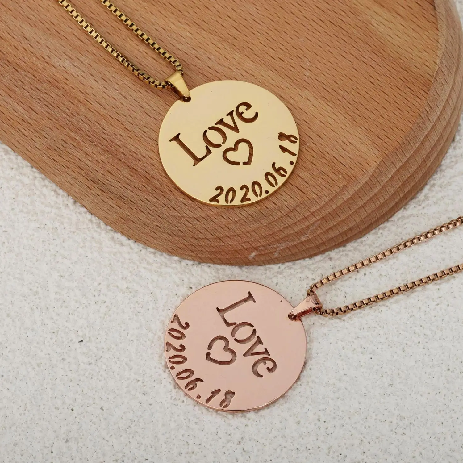 Design Sense Customized Hollow Name Date Heart Special Necklace Round Stainless Steel Anniversary Valentine's Day Couple Gifts