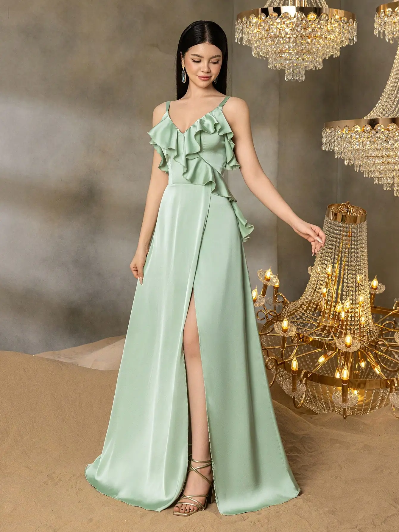 섬세한 얇은 끈, 러플 장식의 보디스, 플레어드 A라인 스커트가 있는 우아한 십대용 정장 드레스 - 갈라, 정식 만찬용