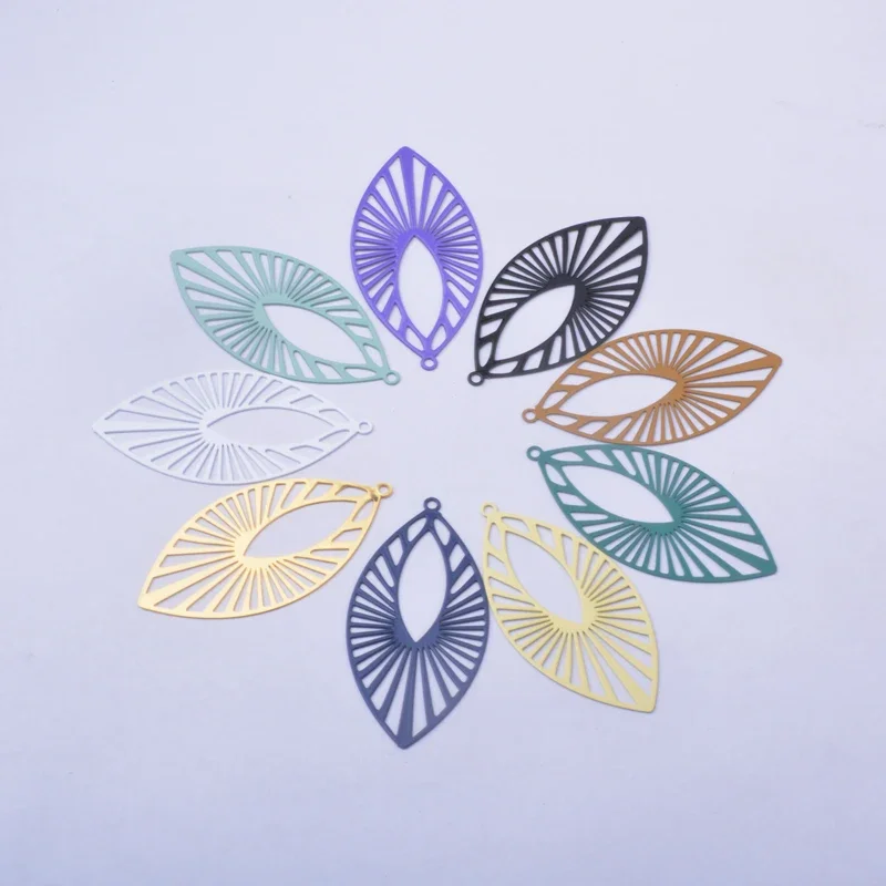 30 pièces AB8312 laiton filigrane ovale crème breloques en acier inoxydable pendentif bricolage bijoux fille boucles d'oreilles accessoires