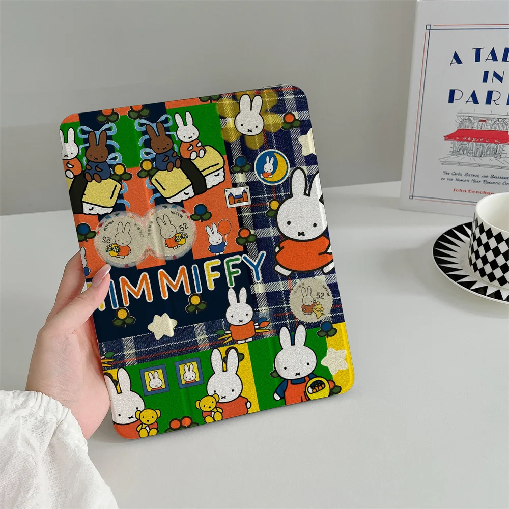 

Модный чехол INS Korea Miffy Rabbit Sushi Grid подходит для iPad A16 2024 11 дюймов, 2025 Air 5/4, iPad 10 10,9 дюймов, iPad 9,7 дюймов.