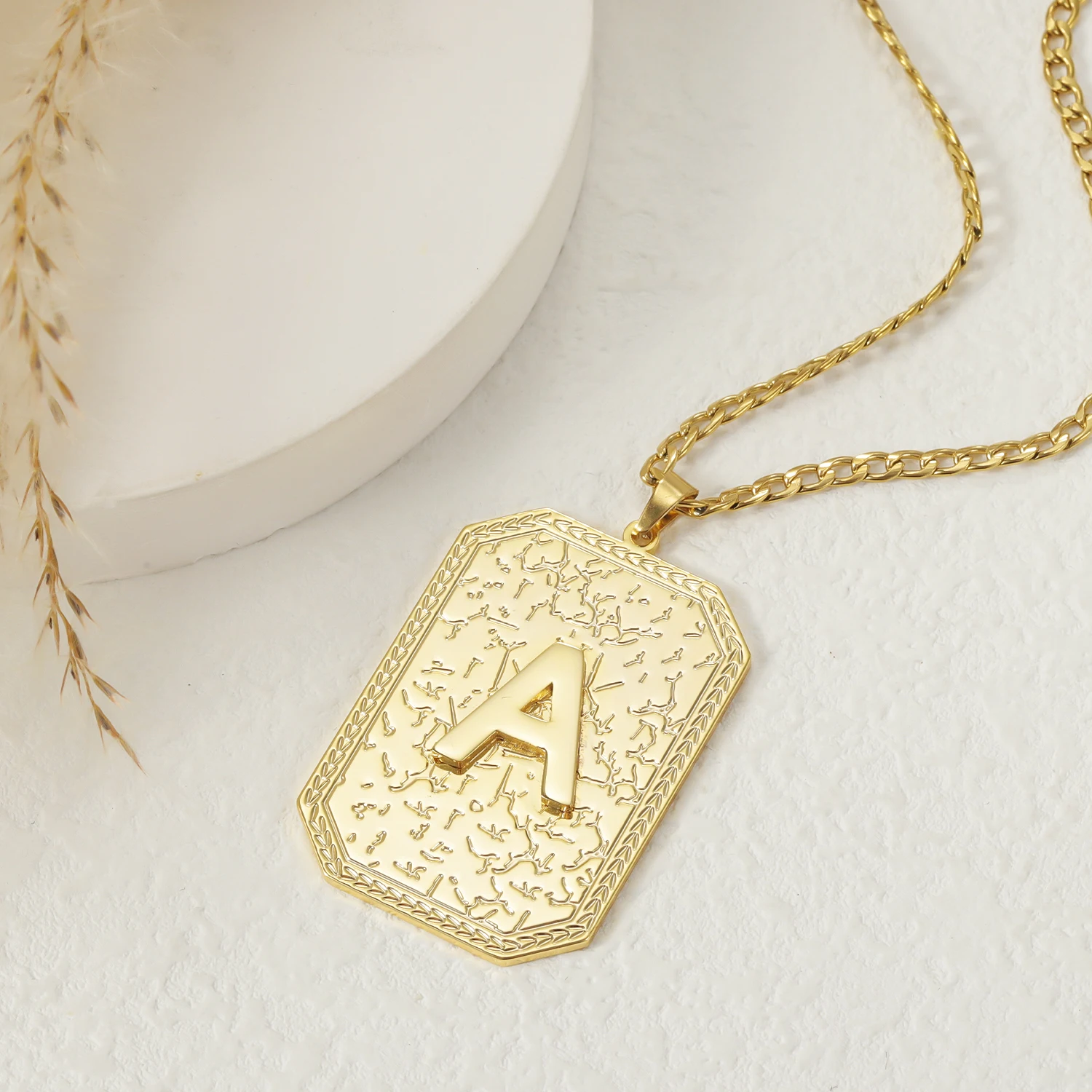 Personalized Cracked Texture Retro Necklace Custom Stainless Steel Letter Name Brand Pendant Initials Men's Necklace Gift For Hi