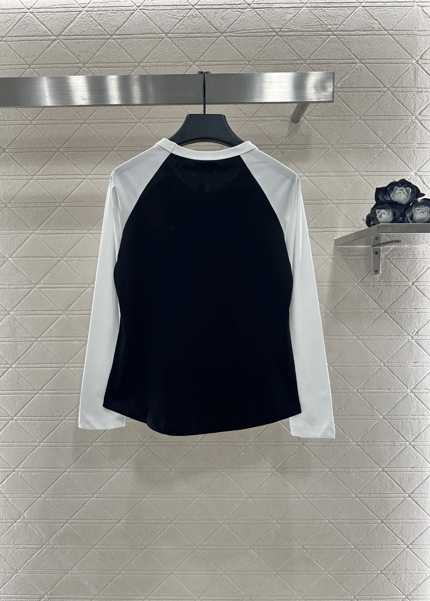 

New Autumn Women's Shirt Round Neck Shoulder Nail Bead Sequin Soft Comfortable High Quality 2025 Female Top XUAN068-0140