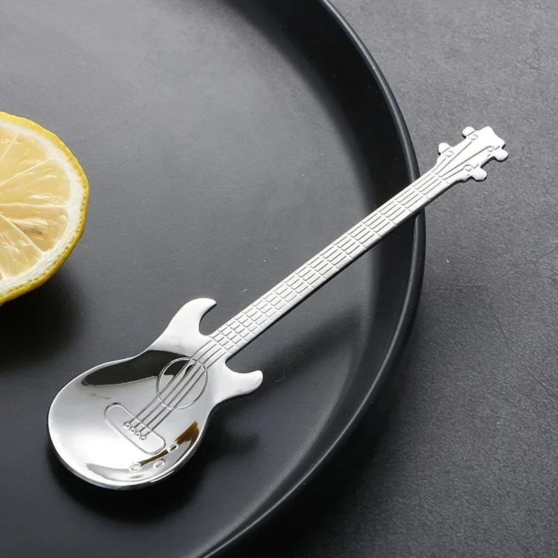 Cuillère en acier inoxydable en forme de guitare – Parfaite pour le café, le thé et les desserts | Vaisselle durable et élégante pour les amateurs de musique