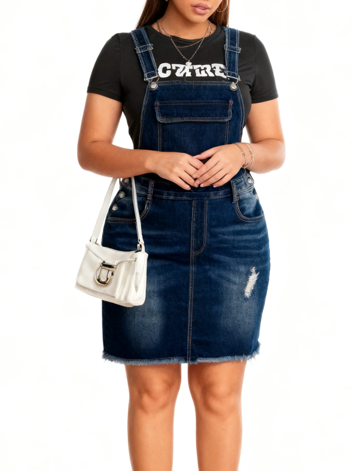 

Женское джинсовое платье больших размеров с рваным подолом и рваным краем