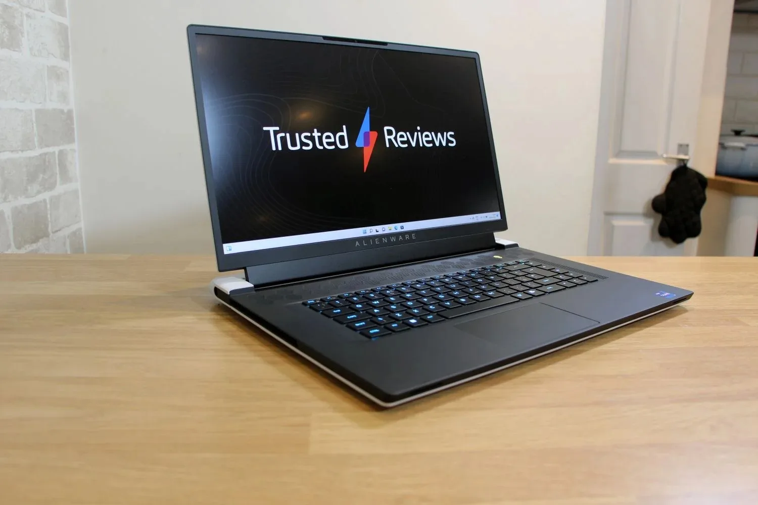 DISCOUNTS SALES Alienware x17 R1 17.3” FHD i7-11800H 32GB 1TB - RTX 3080